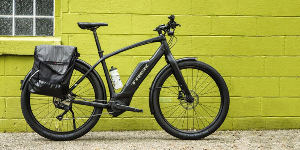 Middenmotor van een elektrische fiets van het merk Bosch op Trek fiets in actie 